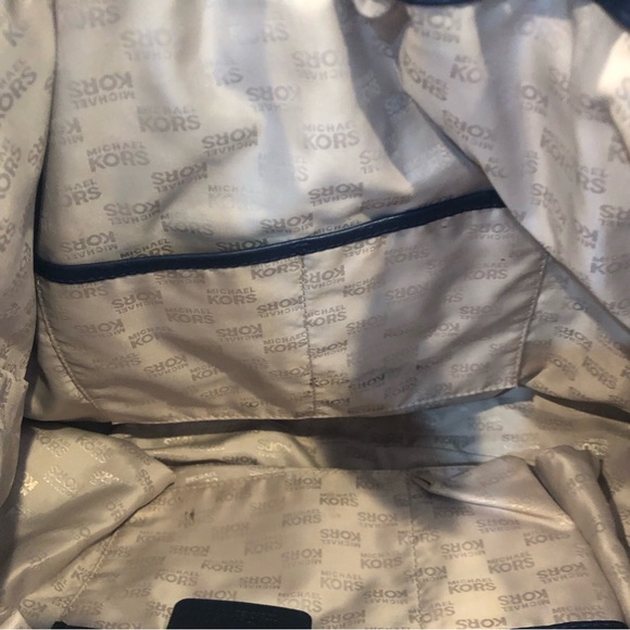 Michael Kors Navy Astor Purse - Picture 11 of 15